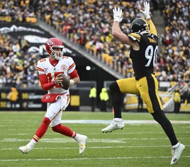8037807_web1_ptr-steelerschiefs25-1226