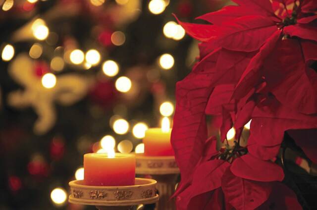 8038364_web1_Christmas-Candlelight