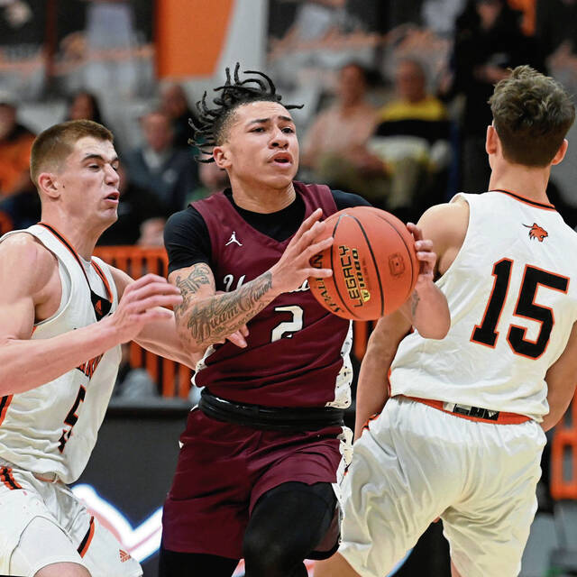 Uniontown zones in, deals 1st loss of season to Latrobe