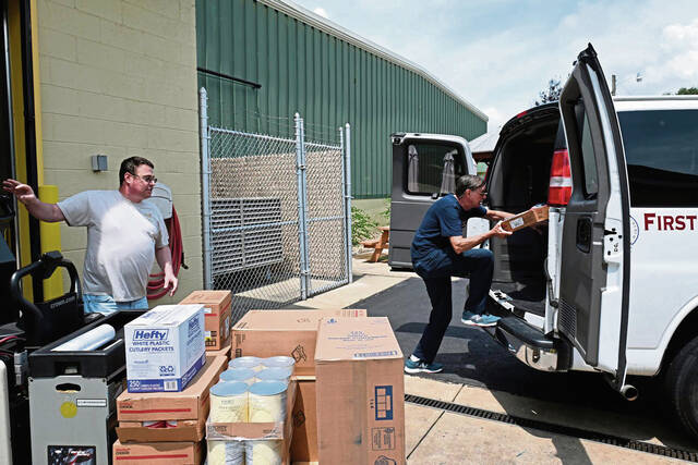 8045175_web1_gtr-FoodBanks005-070923