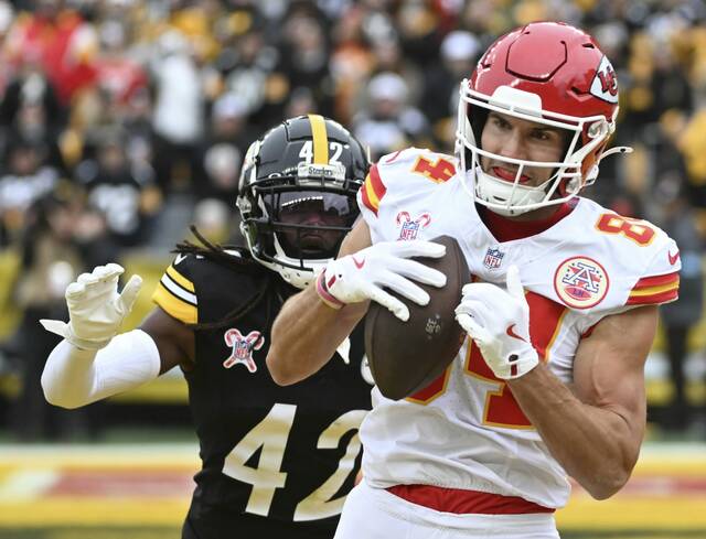 8058675_web1_ptr-SteelersChiefs08-1226