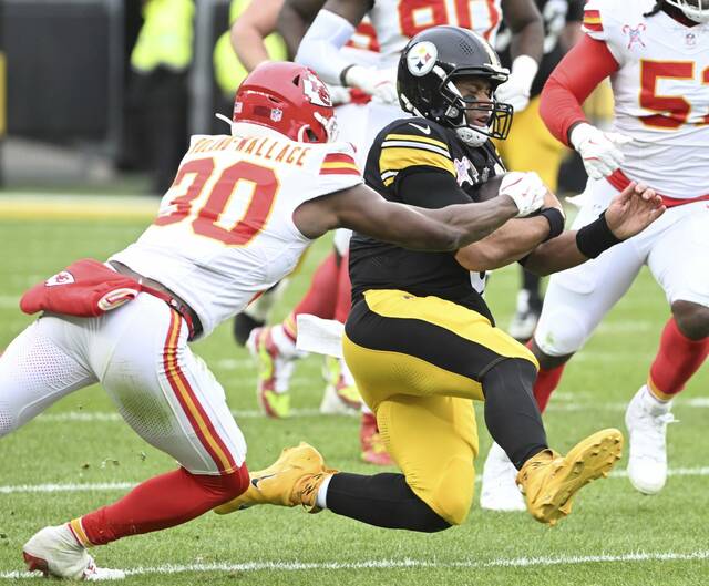 8058675_web1_ptr-SteelersChiefs11-1226