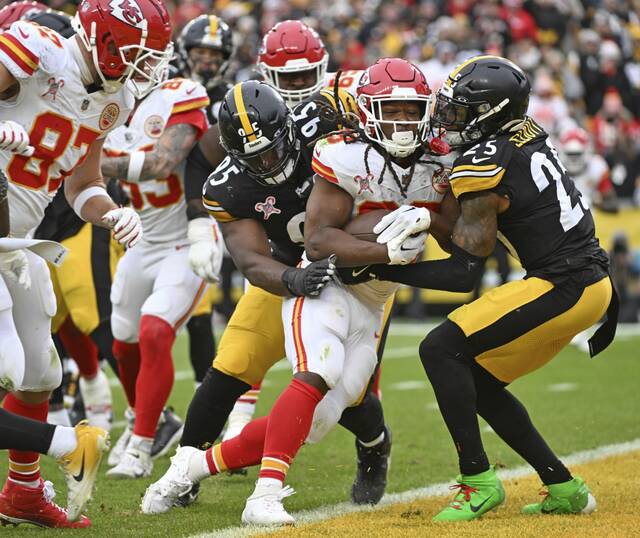 8058675_web1_ptr-SteelersChiefs16-1226