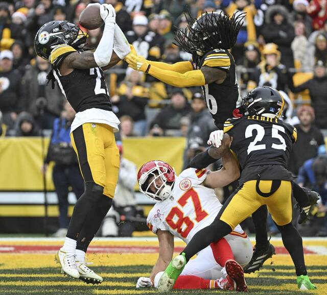8058675_web1_ptr-SteelersChiefs17-1226