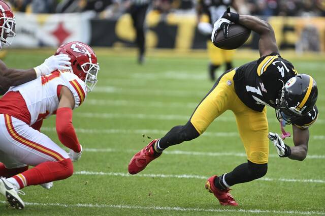 8058675_web1_ptr-SteelersChiefs30-1226