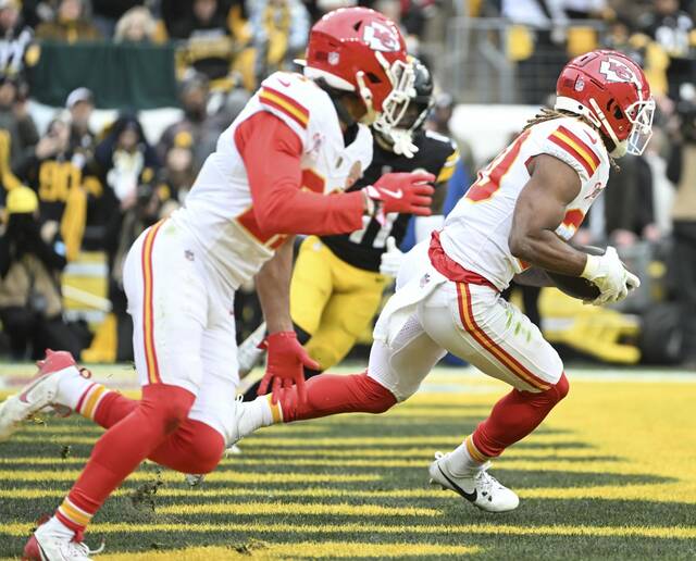 8058675_web1_ptr-SteelersChiefs32-1226