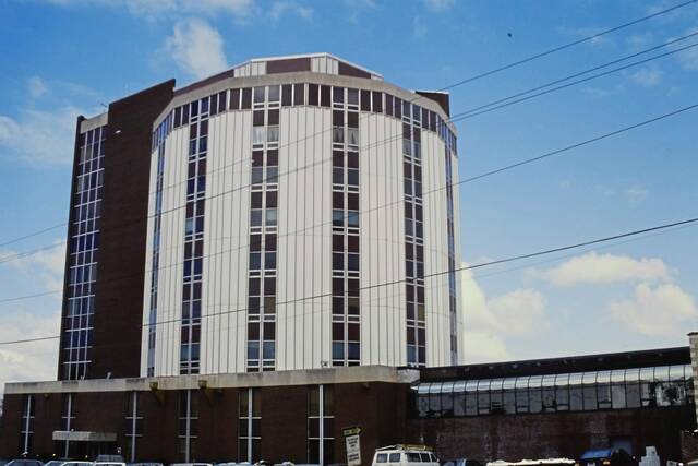 7949154_web1_wep-archivemonsour4