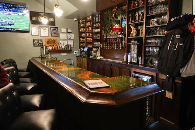 8070238_web1_vnd-LocalBreweries1-010425