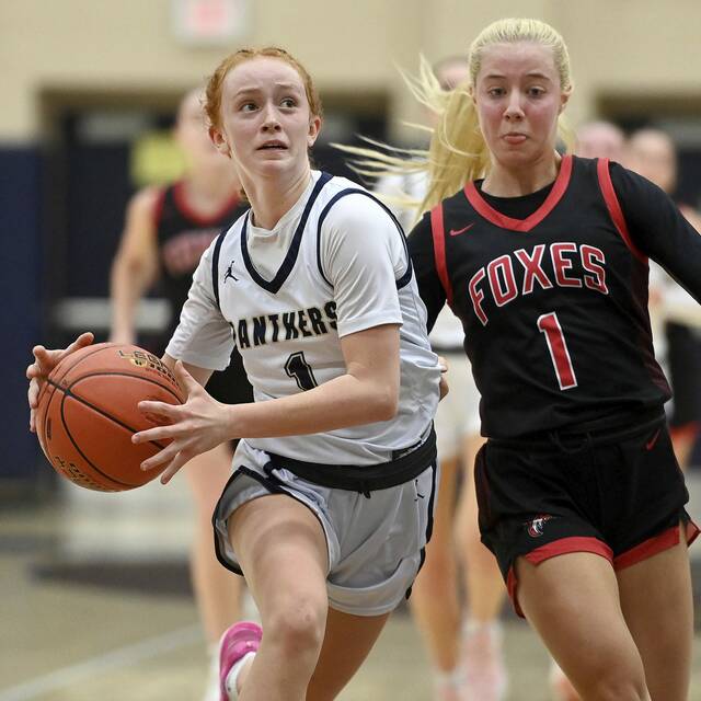 8080242_web1_ptr-FRFCgirls01-010325