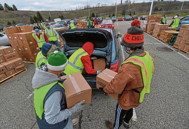 8080752_web1_VND-FoodGiveAway5-120920