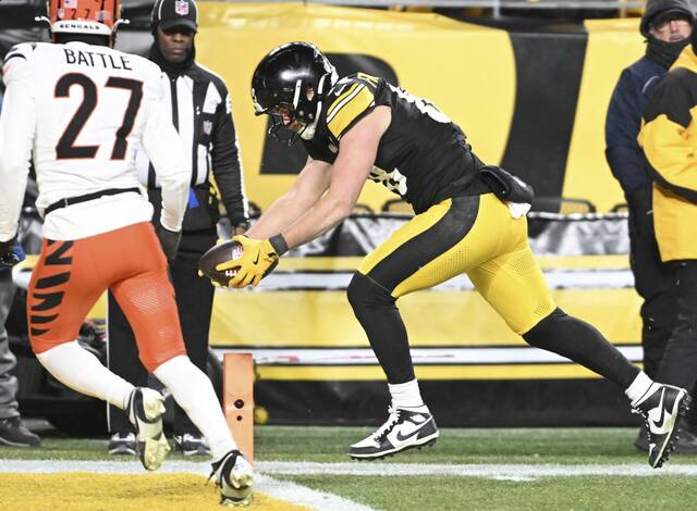 8083971_web1_ptr-SteelersBengals16-010524
