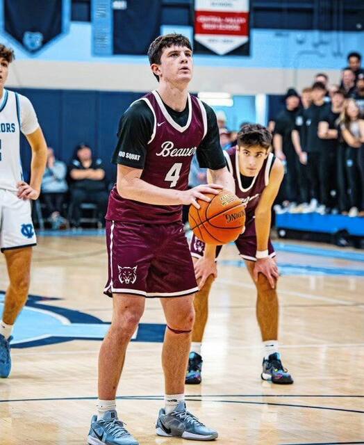 Trib HSSN boys basketball player of the week for Jan. 6, 2025<span class="headline-video">Video <i class="fa-solid fa-circle-play"></i></span>