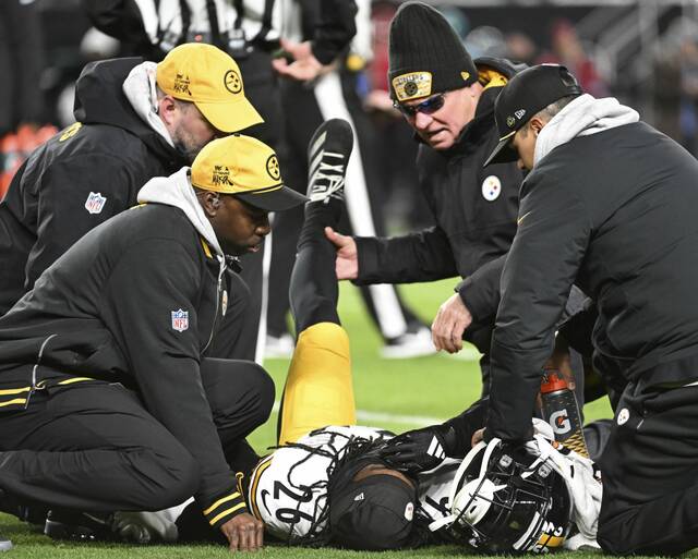 8091867_web1_ptr-SteelersEagles27-121624