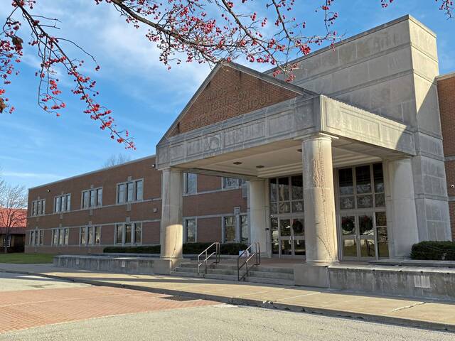 8097286_web1_gtr-web-HutchinsonElem-121522