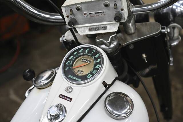 8098852_web1_gtr-gbgmotorcycle004
