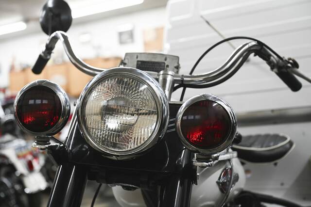 8098852_web1_gtr-gbgmotorcycle005