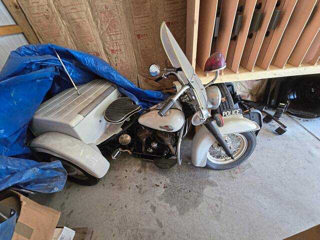 8098852_web1_gtr-gbgmotorcycle2