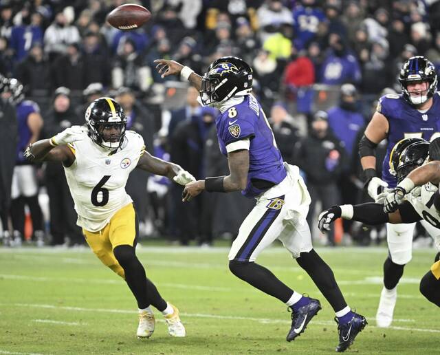 8106169_web1_ptr-SteelersRavens01-011225