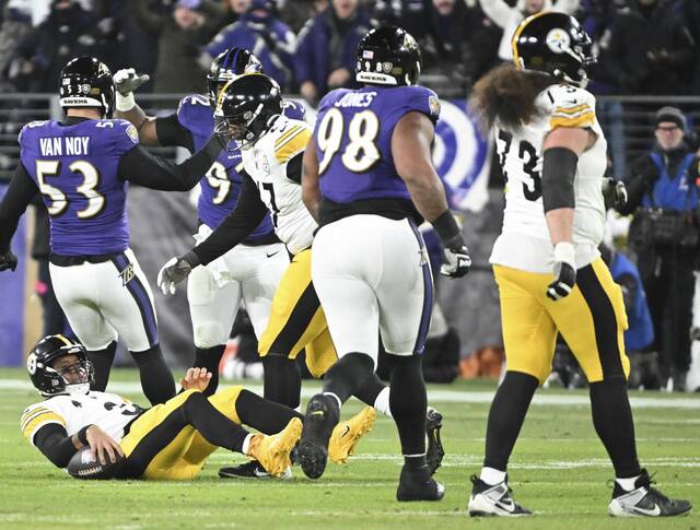 8106169_web1_ptr-SteelersRavens20-011225