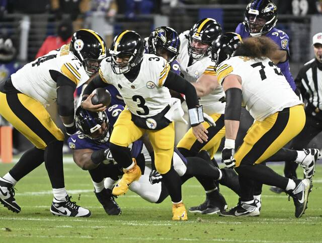 8106169_web1_ptr-SteelersRavens25-011225
