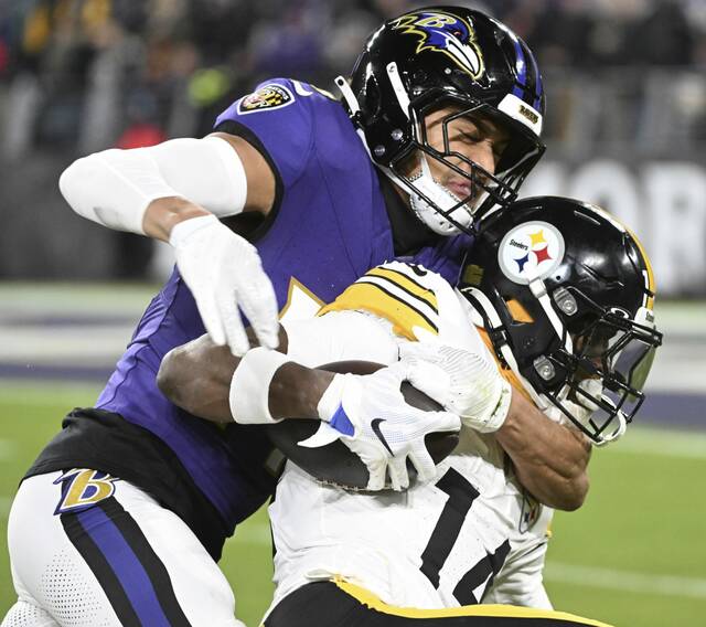 8106169_web1_ptr-SteelersRavens27-011225
