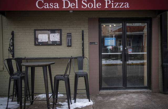 8112836_web1_her-CasaPizza1