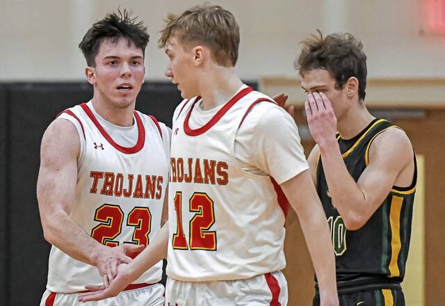 North Catholic runs away with win over Deer Lakes