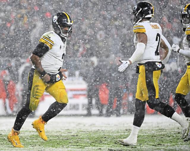 8114863_web1_ptr-SteelerBrown18-112224