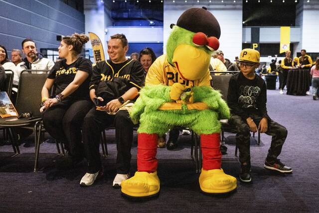 8121248_web1_ptr-piratesfest7-010724