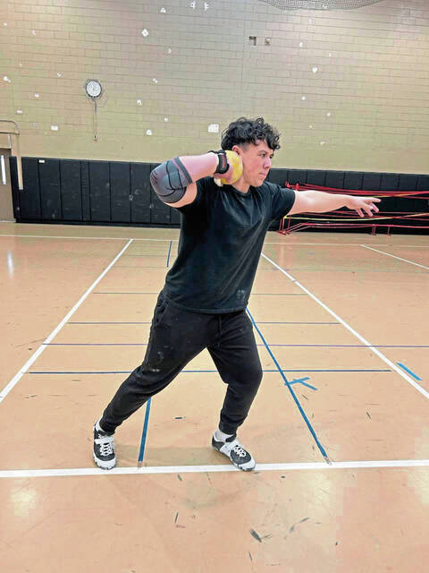 Gateway’s Dino Nadarevic rises to top of state’s shot put rankings after 1st indoor meet