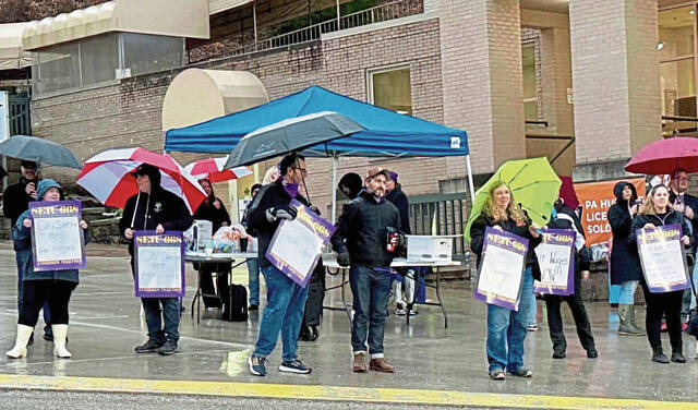 8126452_web1_vnd-youthservicestrike2-020125