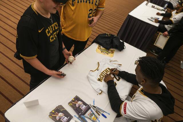 8129386_web1_gtr-PiratesFest2-011925