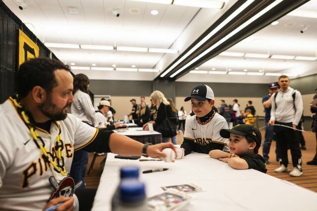 8129849_web1_gtr-PiratesFest8-011925