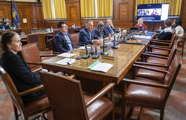 8138686_web1_ptr-CouncilChambers10