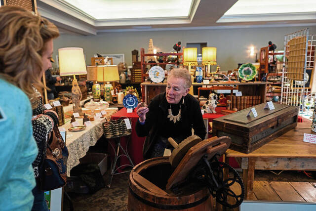 8150831_web1_gtr-AntiqueSale1-012625