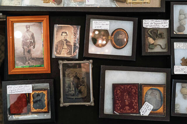 8150831_web1_gtr-AntiqueSale3-012625