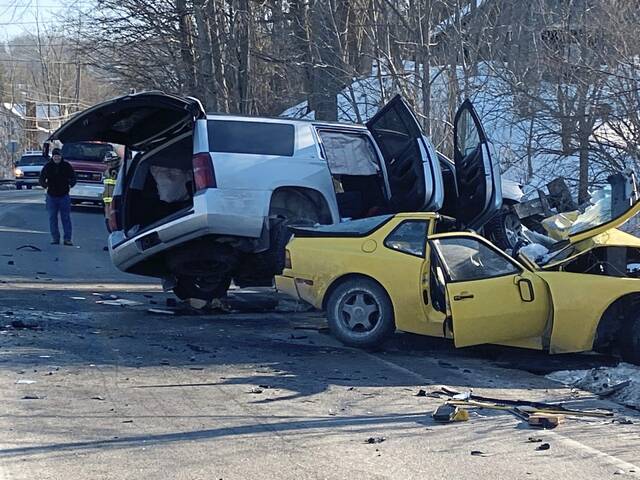 8154107_web1_gtr-Route711Crash01