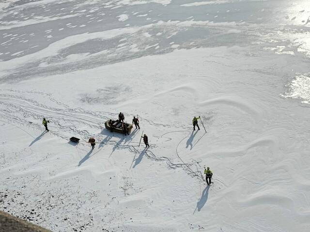 8154541_web1_gtr-IceDive05-012825