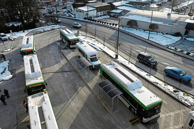 8158588_web1_gtr-WestMobus004-012925
