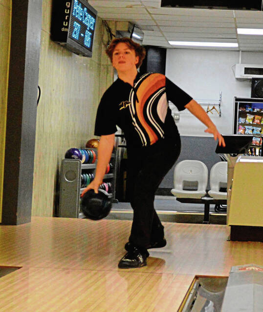 Loaded with fresh faces, North Allegheny bowling teams exceeding expectations