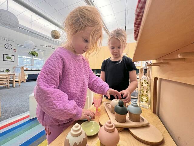 8158663_web1_sew-teacher-020625-3