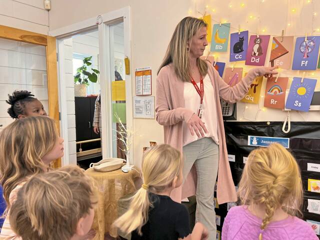 8158663_web1_sew-teacher-020625-4