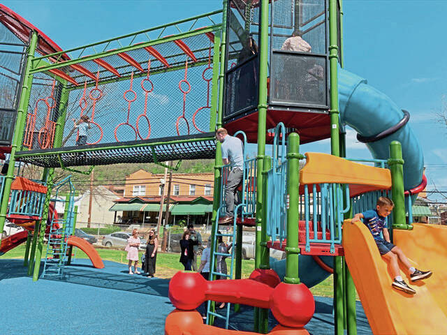 8170970_web1_playground