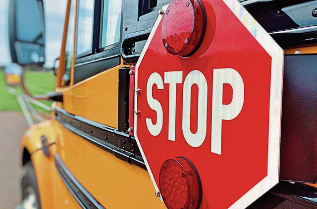 8175331_web1_web-school-bus