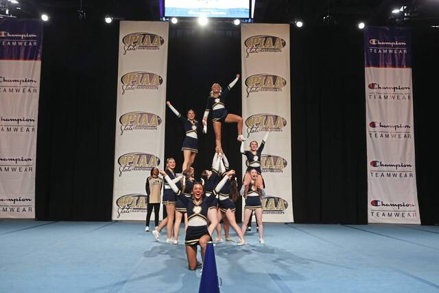 8181585_web1_gtr-FRcheer2-020525