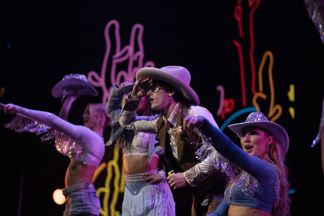 8181868_web1_ptr-DWTSLive-020525-97