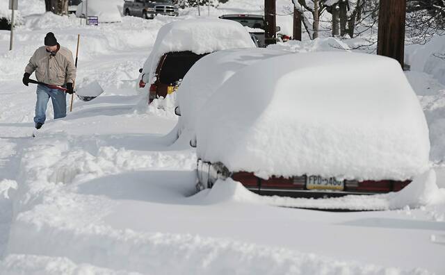 8183832_web1_ptr-Snowmageddon-027