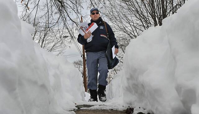 8183832_web1_ptr-Snowmageddon-058