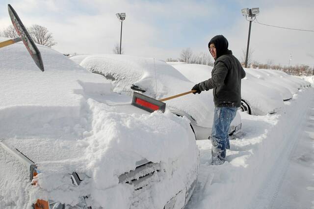 8183832_web1_ptr-Snowmageddon-065