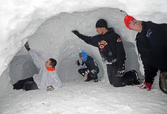 8183832_web1_ptr-Snowmageddon-069